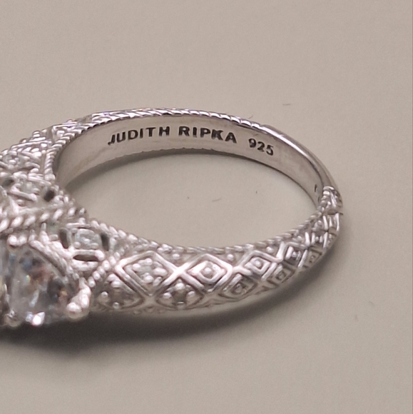 Judith Ripka 19.32ctw Bella Luce Sterling Silver Cz Cocktail Ring – Size 6 - Picture 5 of 14